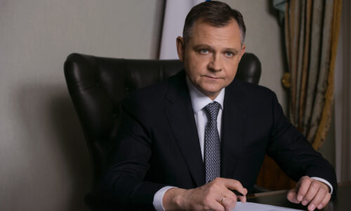 f2fef692b41d83e068f61f2bc819508e_1600_1067_cropped