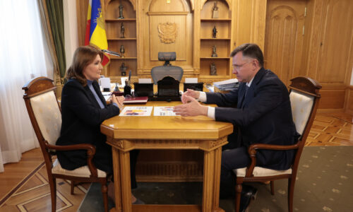 54ffb81003942cc0575d4f57d2b2e971_1600_1066_cropped